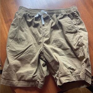 Size large khakis shorts